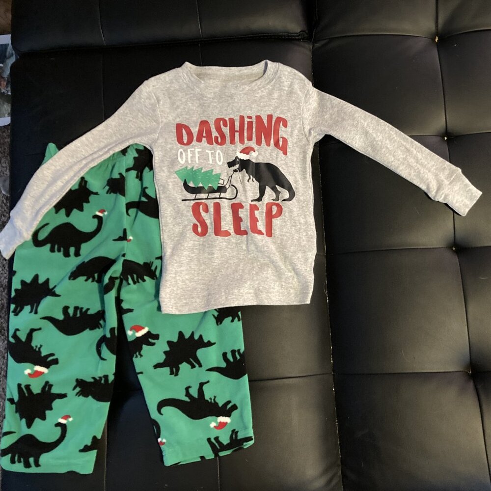Carter’s Dashing Dino Christmas Pajama Set – Size 2T